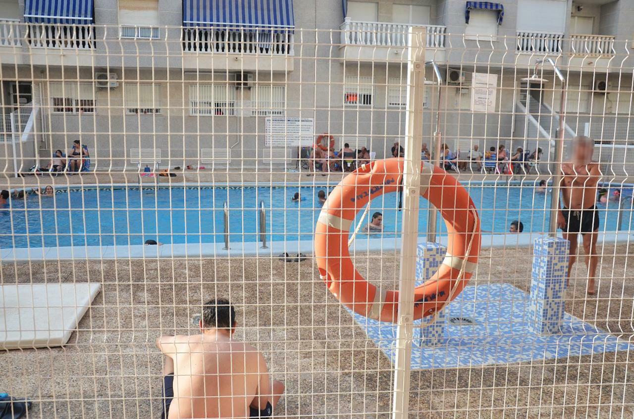 Pretty With Swimming Pool Appartement Torrevieja